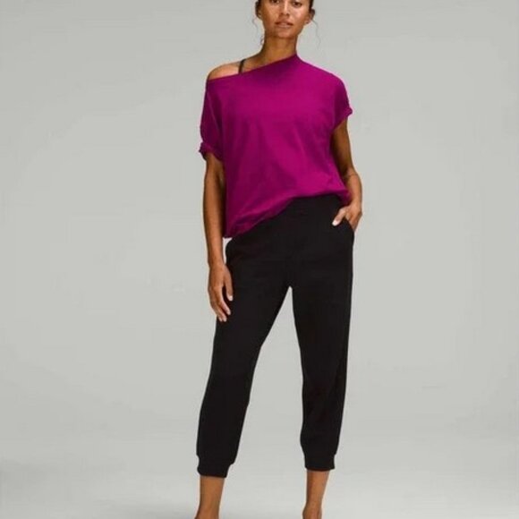 Lululemon Back in Action Short Sleeve Shirt Magenta Purple Size 12 - Picture 3 of 7